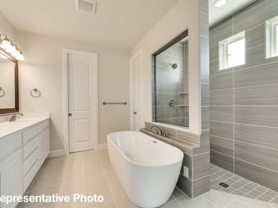 Grand Master Bath (Shown with Custom Upgraded Tub and Shower)